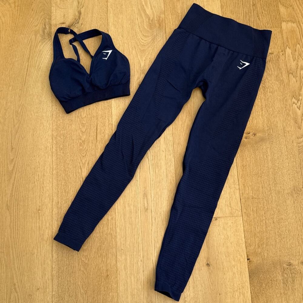 Gymshark - Vital V Neck Sports Bra & Vital Leggings in Navy Blue